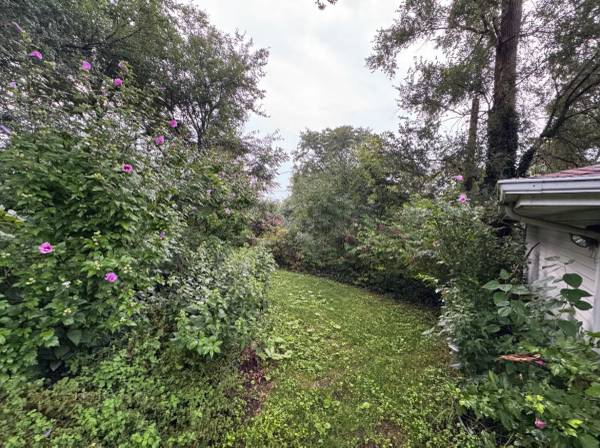 $565,000 / 4br - 1855ft2 - Old home needs work. (Clarendon Hills)63960012826499124