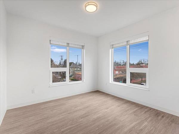 $1,370 / 2br - 637ft2 - ¡Estudios impresionantes! Inmejorable relación calidad-precio y ubicación. ¡OFERTAS DE ALQUILER! (Portland, Humboldt, Piedmont, King, Northeast Portland)63831252367105122