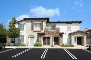 $2,748 / 2br - 1044ft2 - West Facing Balcony, Lots of Natural Light, Garage, D/W, A/C – PETS OK (San marcos)63998606609667120