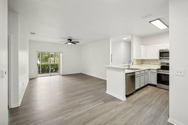 $1,515 / 1br - 840ft2 - Washer/Dryer, Assigned Parking, Street Parking (4714 Crosswind Ct, Melbourne, FL)63823721003907121
