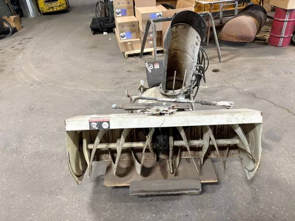 IH Cub Cadet 2 stage snow blower for IH Cub Cadet tractor 1