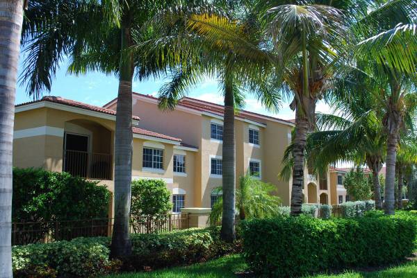 $1,955 / 2br - 1042ft2 - 2 Beds 2 Bath/  Resort community, Low Move in cost, Easy Qualification (West Palm Beach)64049278733443123