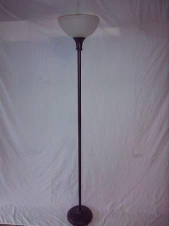FLOOR LAMP 1