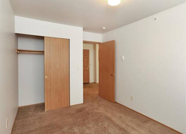 $1,646 / 1br - Bus Service to Shopping, Beautiful Views Of Our Ponds, Window Blinds (625 Stillaguamish Ave, Arlington, WA)63814789448707121
