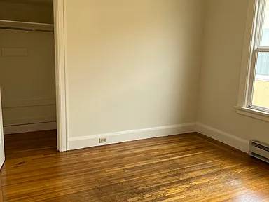 $1,645 / 2br - Top-Floor 2-Bedroom Flat with Hardwood Floors and Natural Light63413866262657122