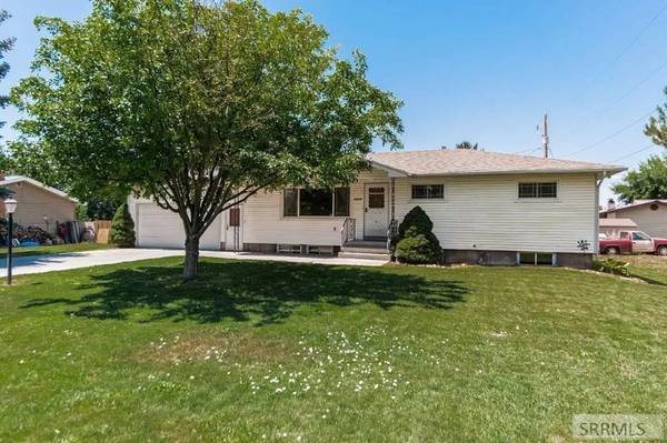 1 Private Bedroom in Shared Ammon Home – 6-Month Lease, Utilities Includ 1