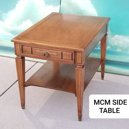 Mid Century Modern MCM  Side Table 1