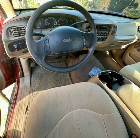 Ford F150 Super Crew Cab, pocos kilómetros - $7,900 (Wenatchee)63442590252163124
