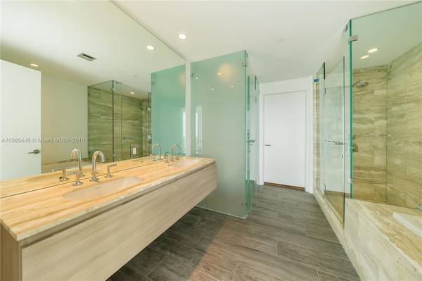$8,000 / 3br - 1700ft2 - 3 Bedroom Corner unit Biscayne Beach Edgewater (Edgewater)64049455007746122