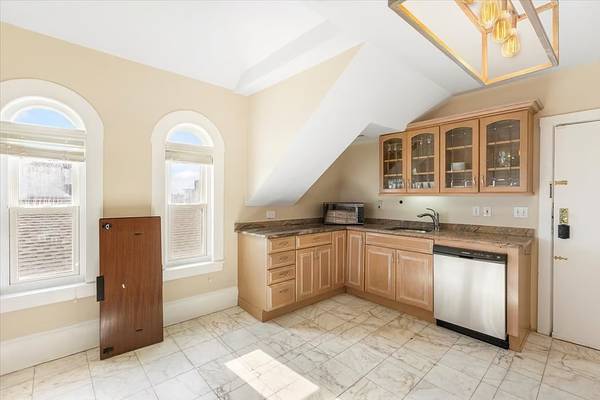 Oceanfront Penthouse Retreat 1