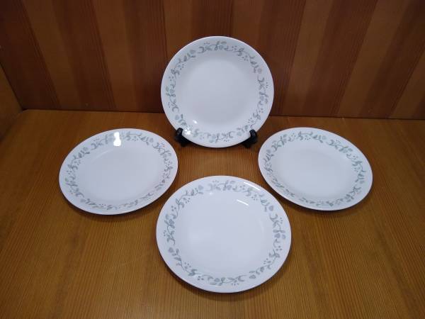 Lot (4) Corelle COUNTRY COTTAGE Blue Hearts Bread/Side/Dessert Plates 1