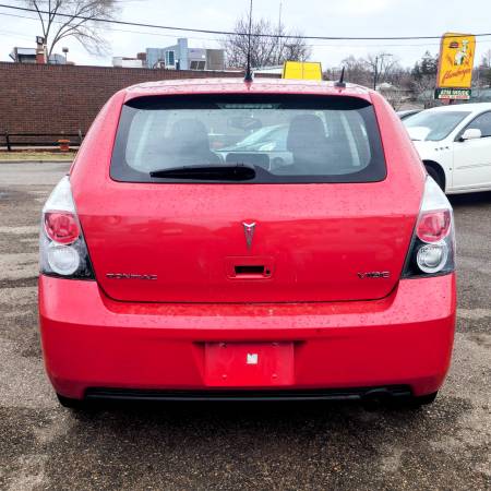 2009 PONTIAC VIBE, NEW CAR TRADE IN/same as Toyota Matrix - $6,495 (Columbia Heights)63481605033475124