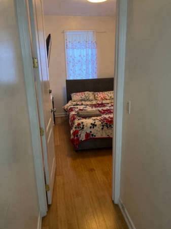 $1,275 / 3br - AVAILABLE OCTOBER 17th Bushwick room. All bills included. L Train. (Brooklyn)63816729725827121