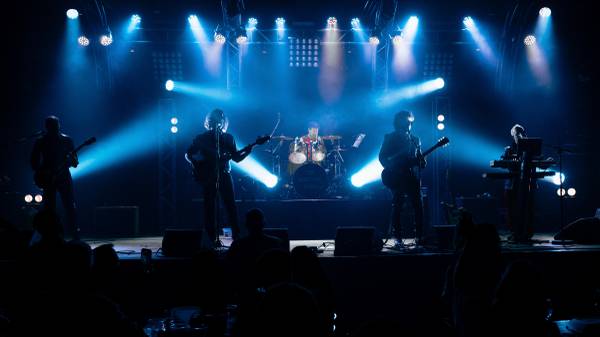 Vocalist / Rhythm guitarist wanted (Oak Park)63961118815106120