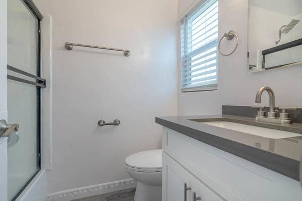 Intercom system, Gated Community with Remote Access, 1BD 1BA 1