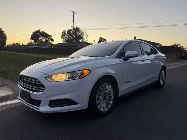 🚗 2016 FORD FUSION S HYBRID • 2.0L 4-CYL • 118K MILES • CLEAN TITLE • - $8,30063619382446595120
