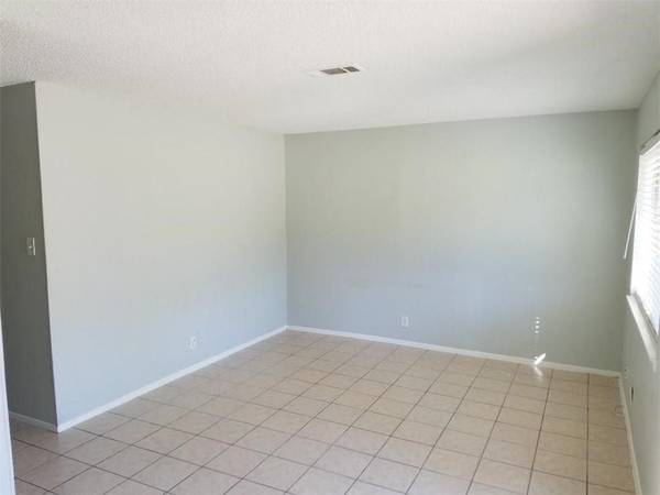 $1,495 / 2br - 900ft2 - 2/1 Duplex for $1495 near S Congress/William Cannon! Yard/No Carpet! (S Congress/William Cannon)63922558818434123