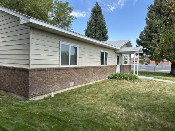 $380,000 / 2br - 1248ft2 - Unique Property With Two Homes & a Shop on a Large Corner Lot (220 N 5th St W, Riverton, WY)63416182280195121