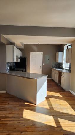 $2,175 / 3br - Spacious Duplex $2,175 a month  3 BR and 2.5Baths (Hyde Park)63918414941442122
