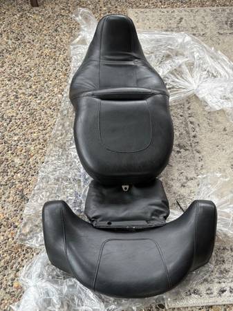 Harley ultra classic Electra glide FLHTCU seats 1