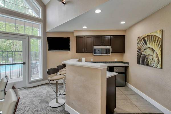 $1,814 / 1br - 850ft2 - Elevating Your Lifestyle! 1 BR 1 BA 850 SF (Kent, Auburn, Renton, Sea-Tac, Seattle, Maple Valley)63884892724739124