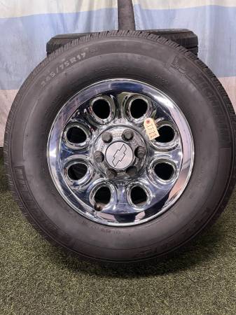 Chevy Silverado 6 Lug Stock 17 Inch OEM Wheels 1
