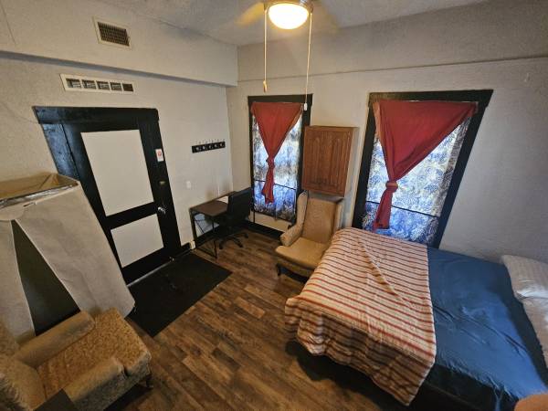 $160 Weekly LONG TERM ROOM ALL INCLUDED (32209 Myrtle and 5th st. West)63377665202947124