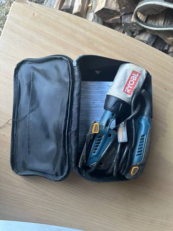 Ryobi Palm sander 1