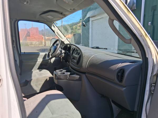 e350 12' reefer box truck - $5,000 (tacoma)63623042976131123