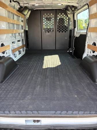 2025 Ford Transit 250 - Photo 3