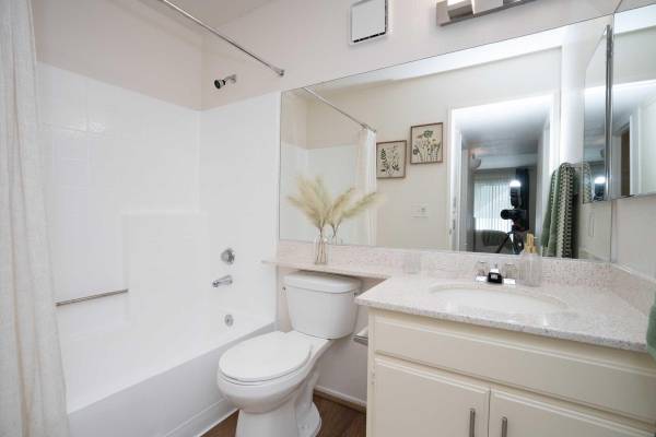 $2,679 / 3br - 1049ft2 - Spacious Kitchen Pantry, Gas Range Oven, 3 BD (27303 N. Sara St., Los Angeles, CA)63998006127746120