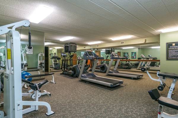 $1,599 / 2br - 990ft2 - St Paul MN, Walk to Bus Line, 2 bedroom (St Paul)64003960315522121
