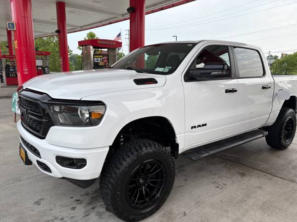 2023 Ram 1500 Bighorn (Night Edition) 1