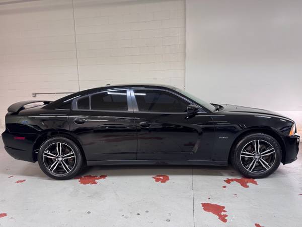 14 Dodge Charger R/T AWD *HEMI* - $14,995 (Charlotte)63613416855937121