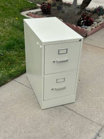 2 drawers - filing cabinet + key - $65 (modesto)63470292197507122