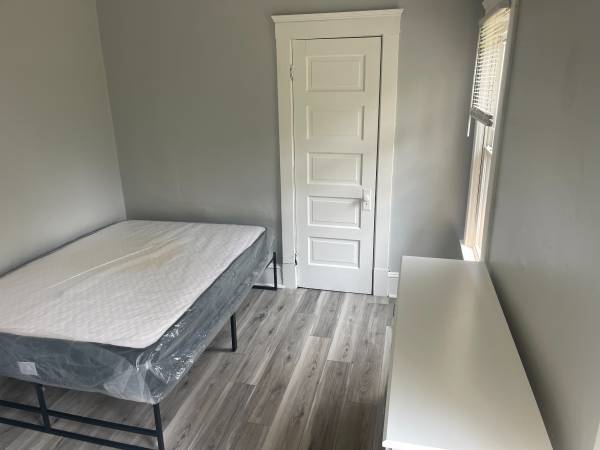 $650.00 / 1br - 9202 Edmunds Avenue Individual Room for Rent63860363833089120