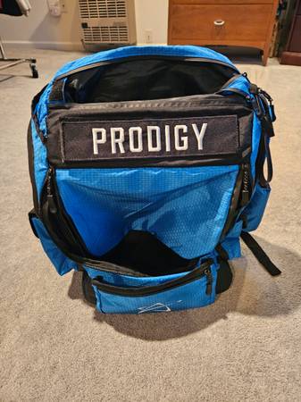 Disc golf backpack brand new - Prodigy BP-1 V3 1