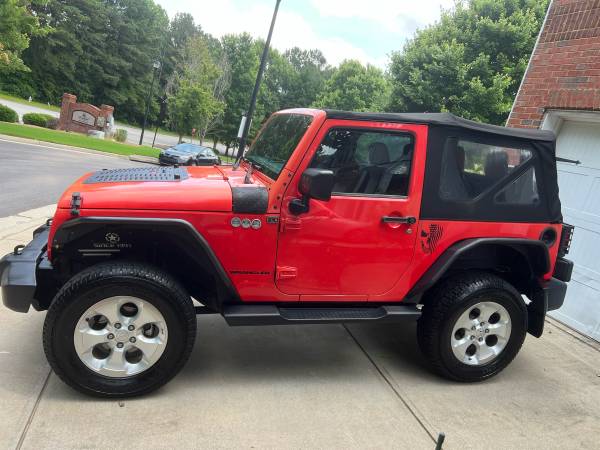 2013 jeep wrangler - $12,800 (Duluth)63621042304131124