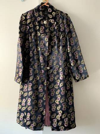 W.D.N.Y Size 4 Beautiful Black Floral Pattern Long Raincoat 1