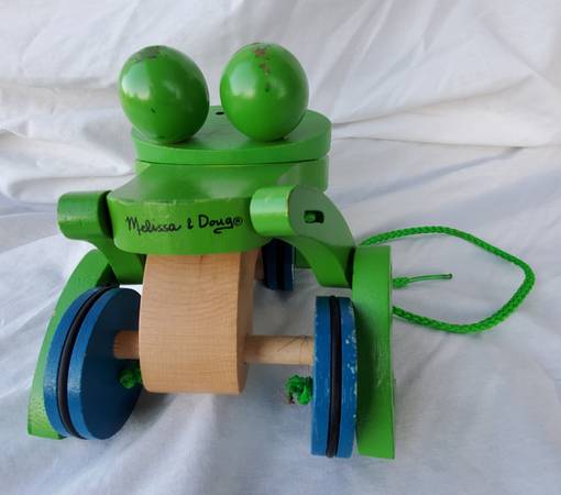 Melissa and Doug Frolicking Frog Pull Toy - toys & games
