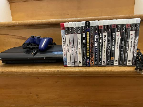 Sony Playstation 3 Super Slim Bundle 1