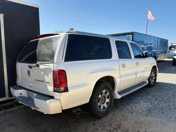 2004 Cadillac Escalade ESV Sport SUV 4D ** SunRoof! 1