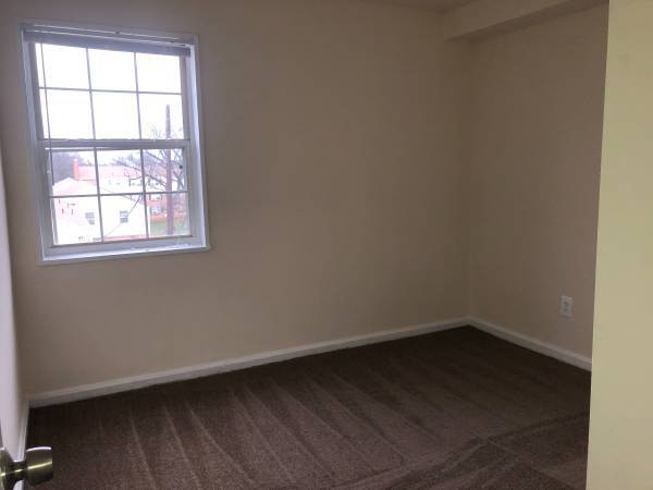 $1,500 / 2br - 680ft2 - Don't Be Craby, Secure Your New Paddy! (Capitol Heights)64040361324675120