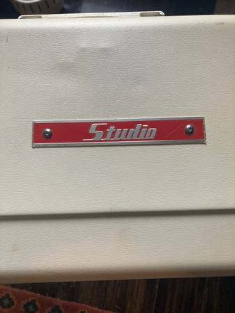Knitting Machine with Ribbing 1