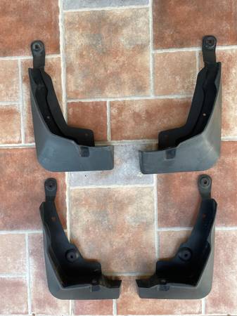 Toyota RAV4 2019-2024, Juego DE 4,4x Mud Flaps Front+Rear Left+ 1