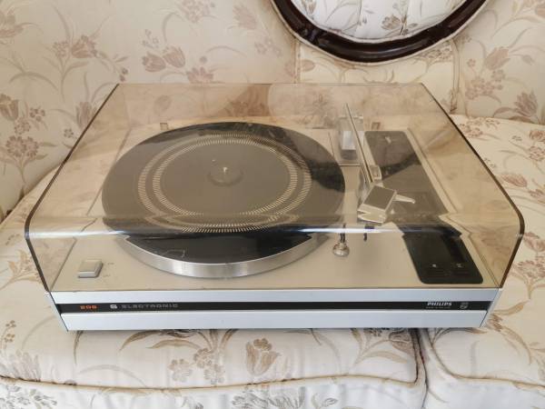 Philips 209 S Electronic Record Player Turntable 1