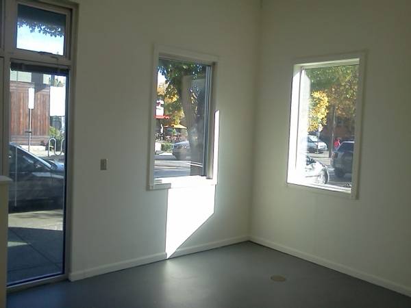 $920 ✨ Espacio de Trabajo Creativo en Alquiler – ¡Gran Visibilidad! ✨ (NW Slabtown/Nob Hill)63820848853891121