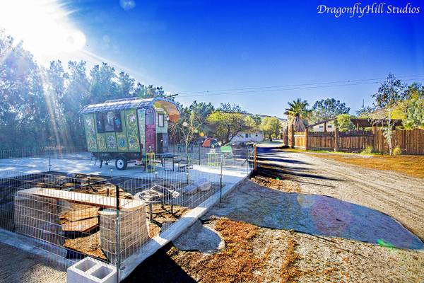 $350 / 1br - 65ft2 - Beautiful Roma Vardo Caravan with glamping amenities (Desert Edge)63981525366530121