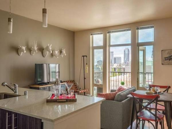 $1,700 / 1br - 651ft2 - Exceptional City Living- Next To Dining  Nightlife! (Capitol Hill)63885012363905123