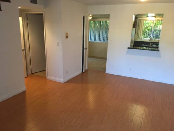 $2495.00 / 2br - 1000ft2 - Adosado renovado de 2 habitaciones y 2.5 baños; 2 plazas de aparcamiento; aire acondicionado y calefacción central63857624454785123
